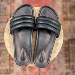 Beatrice Valenzuela Sandalia